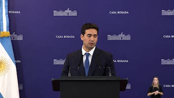 Adrián Ravier se presentó como nuevo vocero: sin preguntas y con un “compromiso” a la prensa