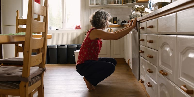 Cómo prevenir caídas en la cocina.