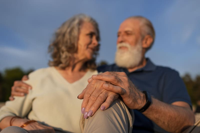 La vida sin gratificación instantánea fortaleció competencias emocionales que hoy resultan cada vez menos frecuentes entre las nuevas generaciones. Fuente: Shutterstock.