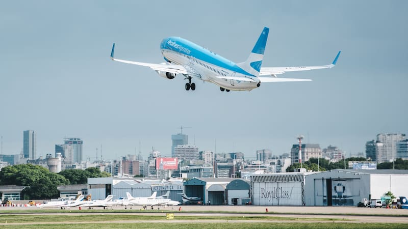 Hot Sale 2026: las aerolíneas salen a competir con pasajes desde $ 30.000 y cuotas sin interés