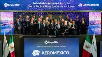 Tras salir de los problemas financieros, Aeroméxico aterriza su regreso a la bolsa