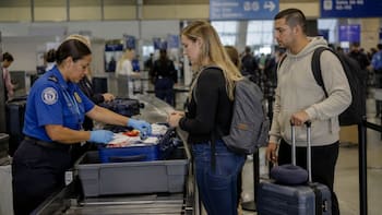 Ya es oficial | Autoridades aeroportuarias revisarán valija por valija y quitarán todos los artículos que incumplan esta norma