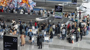 Confirmado por el Gobierno y la TSA | Los viajeros sin REAL ID pueden volar por los 50 estados pagando una tarifa de US$45 para verificar su identidad