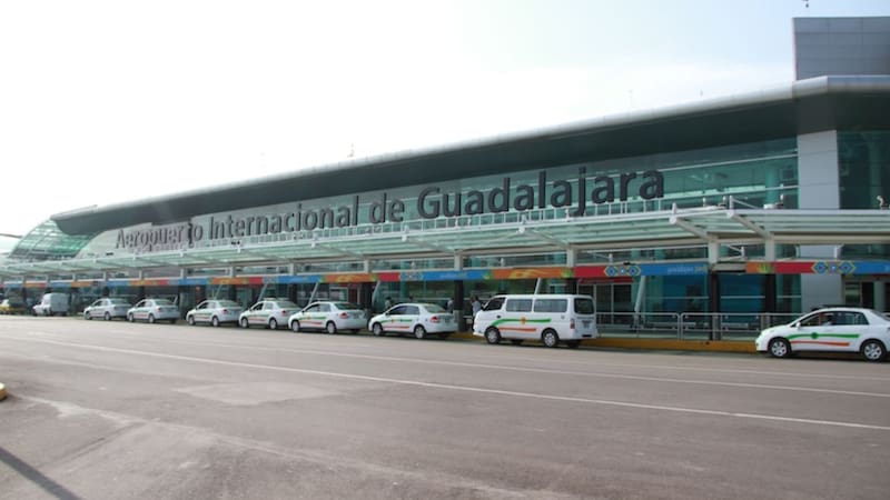 El nuevo viaducto de 5.2 kilómetros conectará la avenida Adolf Horn con el Aeropuerto de Guadalajara, aliviando el tráfico de la Carretera a Chapala.
