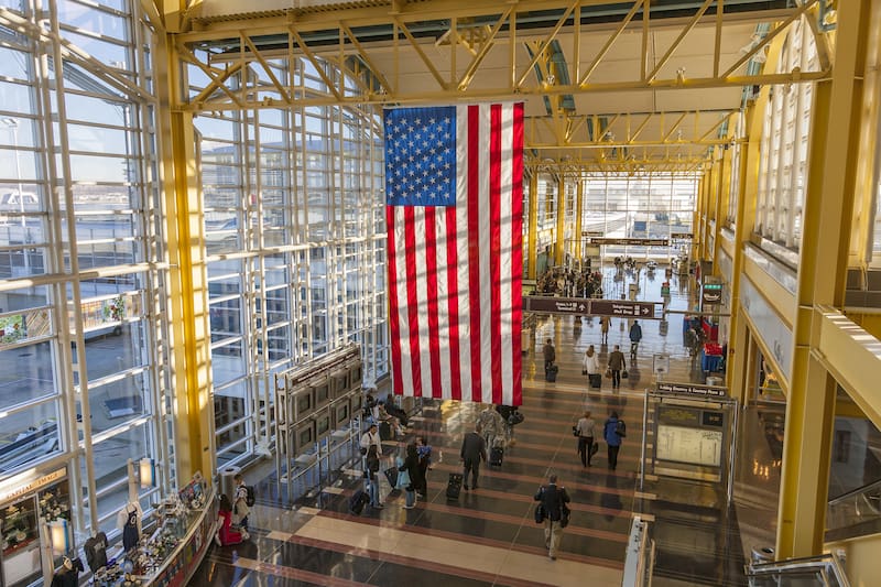 Estados Unidos aplica un nuevo cobro obligatorio de 45 dólares para quienes lleguen a los controles sin una REAL ID o sin un documento alternativo válido. Imagen: archivo.