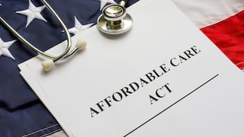 Comienzan los pagos del ACA: ¿Quiénes podrían recibir US$500 de reembolso y cuáles son los requisitos de elegibilidad?