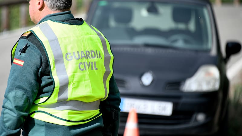 La DGT puede multar a quienes circulen con la ITV caducada aunque tengan cita previa en España. Qué sanciones hay, cuándo llegan a 500 euros y cómo evitar problemas.