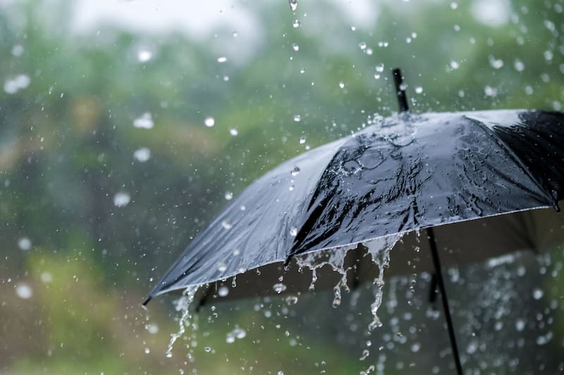 Se aproxima una tormenta negra con granizo: advierten por lluvias de hasta 30 mm en una hora e intensas precipitaciones. (Fuente: FreePik).