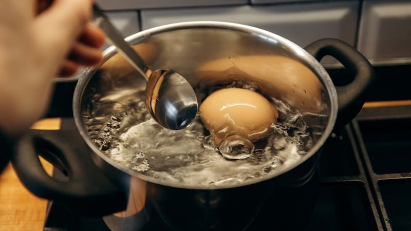 Agua de los huevos duros | Para qué sirve y qué beneficios tiene. Foto (Archivo)
