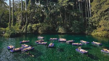 La playa cristalina de agua dulce que pocos conocen y es considerado un paraíso escondido cerca de CDMX