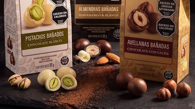 Águila lanzó frutos secos cubiertos de chocolate, bombones rellenos y cajas surtidas.