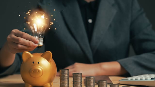 Ni a las 21 ni a las 22: esta es la hora exacta en la que conviene usar los electrodomésticos para pagar menos luz hoy