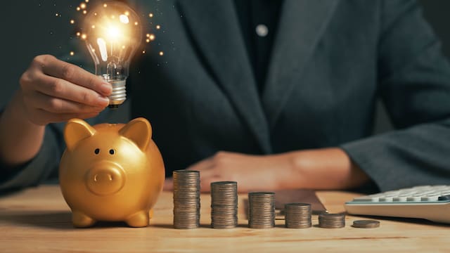 Ni a las 21 ni a las 22: esta es la hora exacta en la que conviene usar los electrodomésticos para pagar menos luz hoy