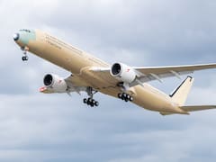Despega el avión comercial más potente del mundo: podrá volar durante 22 horas seguidas y superará los 18.500 km sin escalas