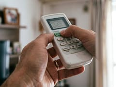 Para qué sirve mantener presionado el botón “Mode” del control del aire acondicionado y cómo ahorrar energía