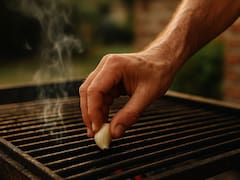 Frotar un Diente de Ajo sobre la Parrilla | Para qué sirve y en qué momento hacerlo