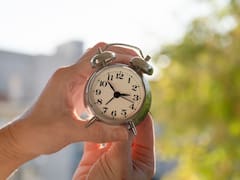 ¿Se adelanta o se atrasa? | Cambia el horario este fin de semana: deberán modificarse todos los relojes y celulares antes del lunes 9 de marzo