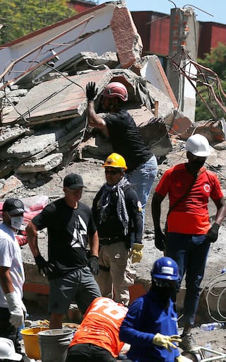 Terremoto en Cali: familiares y autoridades recordaron a las 154 víctimas a un mes de la tragedia