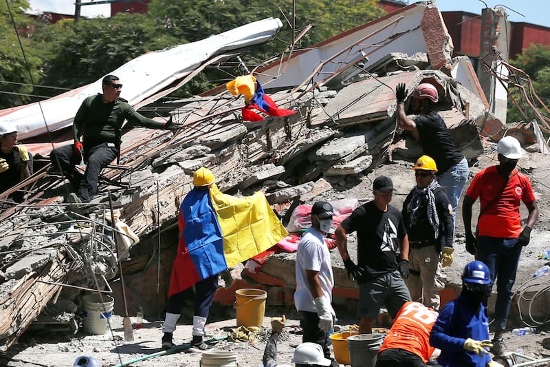 Abelardo de la Espriella entregó el primer balance del terremoto: 289 muertos, más de 4.100 heridos y 143 desaparecidos EFE/ Ernesto Guzmán