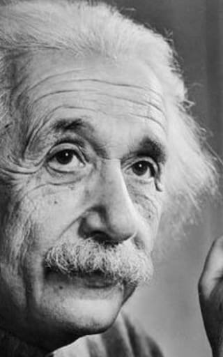 Albert Einstein, científico alemán: “La ciencia sin religión está renga y la religión sin ciencia está ciega”