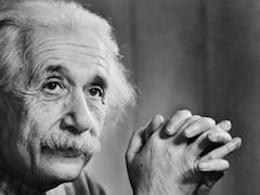 Albert Einstein, científico: “Una vida tranquila y modesta trae más alegría que la inquietud de buscar el éxito”