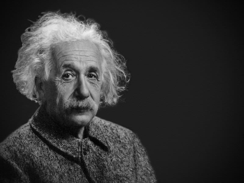 Albert Einstein, sobre la felicidad: “Llevar una vida tranquila y modesta trae más alegría que la persecución del éxito constante”. (Fuente: Pixabay).