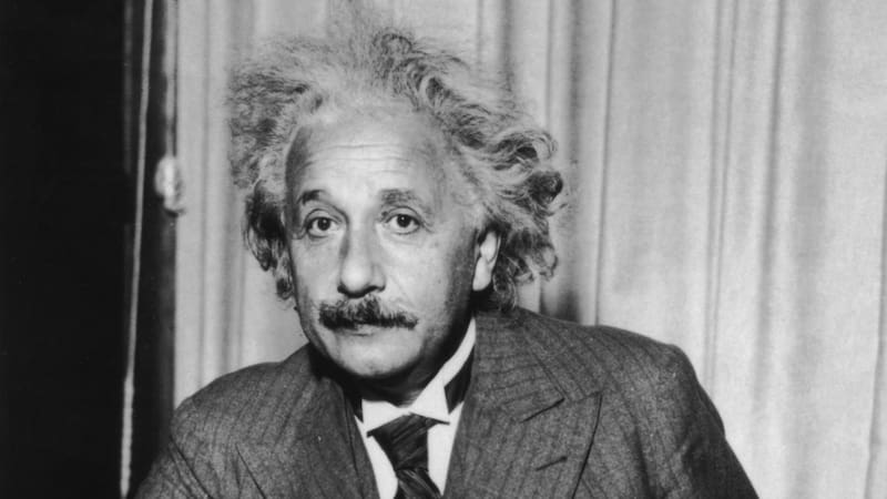 Albert Einstein, científico: "Una persona que nunca ha cometido un error nunca intenta nada nuevo"