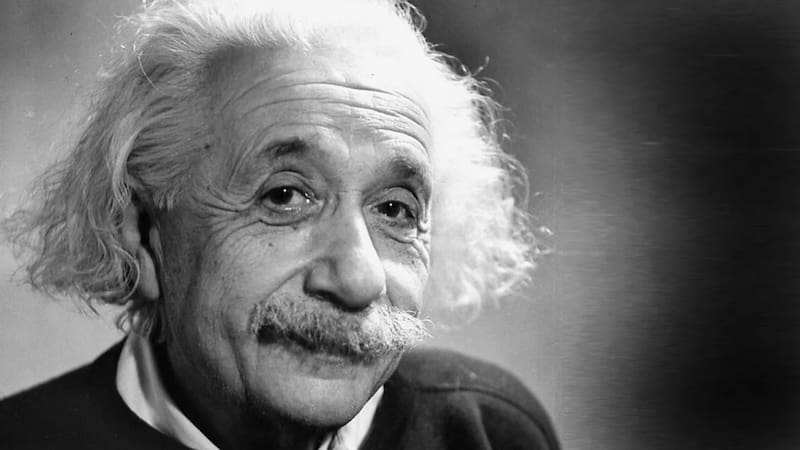 Albert Einstein, científico: "Una persona que nunca ha cometido un error nunca intenta nada nuevo"