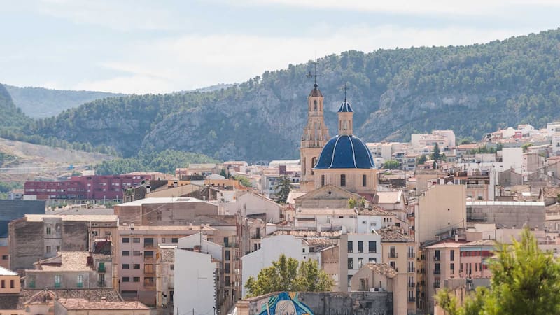 Es uno de los pueblos más hermosos de España: está ubicado en Alicante y se disfruta la mejor paella del país.