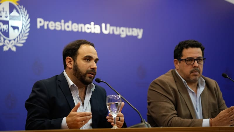Alejandro Sánchez, secretario de Presidencia y Gonzalo Civila, ministro de Desarrollo Social.
Foto: Presidencia