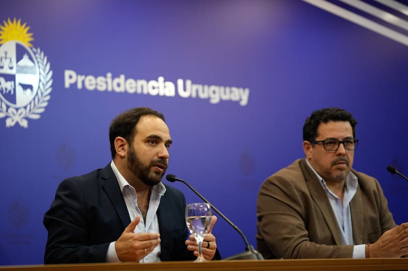 Alejandro Sánchez, secretario de Presidencia y Gonzalo Civila, ministro de Desarrollo Social.
Foto: Presidencia