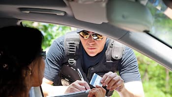 Revisa la patente de tu auto| Si tiene este error podrían multarte y quitarte la licencia de conducir