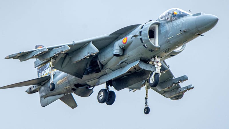 El McDonnell Douglas AV-8B Harrier II es un avión de ataque a tierra con capacidad de despegue y aterrizaje vertical o corto. Foto: Shutterstock