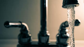 Cortes masivos de agua afectarán a estos municipios y dejarán sin servicio a millones de personas después de las fiestas