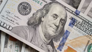 El dólar oficial subió $ 15 en el cierre de la semana: a cuánto se ofreció este viernes