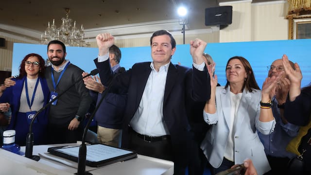 El PP gana en Castilla y León: Mañueco logra 33 escaños, descarta pactar con el PSOE y promete “diálogo, acuerdo y pacto” para gobernar