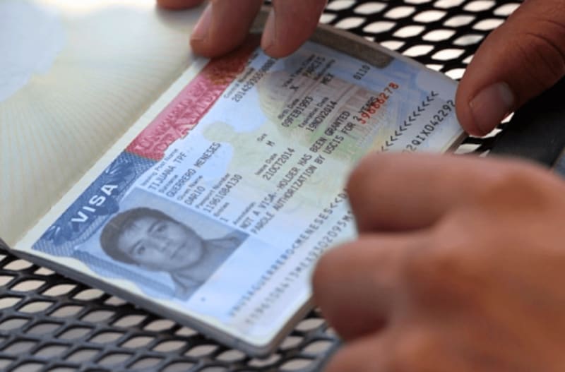 Algunos solicitantes pueden renovar la visa americana sin entrevista consular. Fuente: El Cronista.