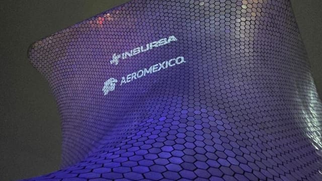 Bancos apuestan por alianzas con marcas para atraer clientes y lealtad, pero enfrentarían riesgos regulatorios