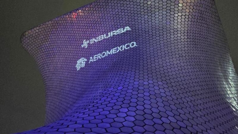 La alianza de Inbursa y Aeroméxico muestra una tendencia en la que las instituciones financieras buscan acercar sus productos a la vida cotidiana de los consumidores.