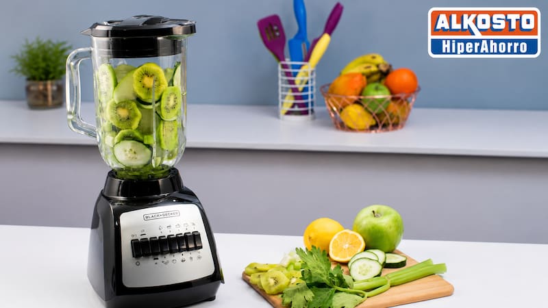Alkosto ofrece una licuadora de máxima potencia que agiliza la preparación de comidas.