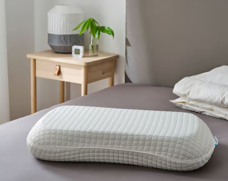 La almohada más buscada se consigue en Ikea: es ideal para combatir los dolores de espalda y se consigue en descuento.