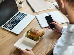 Argentina busca incorporar un beneficio “no remunerativo” recomendado por la OCDE: ¿protección o precarización?