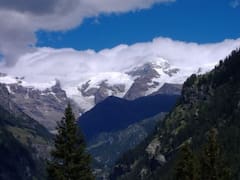 Rescataron con hipotermia grave a dos adolescentes en los Alpes: los abandonaron sus padres a más de 2.300 metros