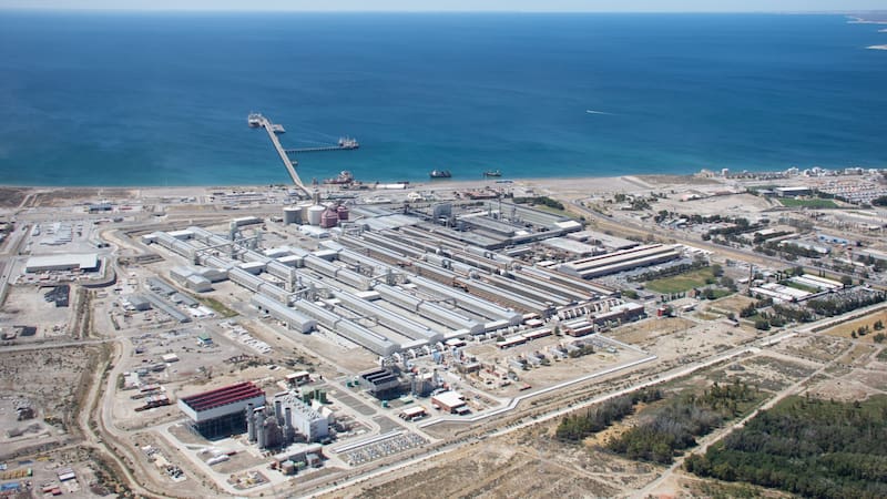 El precio relativo del foil de aluminio subió entre un 5% y un 7% en el mercado loca. Al mismo tiempo, el precio internacional del aluminio cayó un 16%.