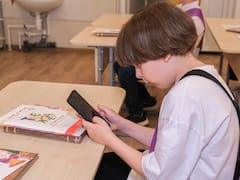 Confirmado por INEGI: jóvenes en México pasan 90 días al año utilizando el celular