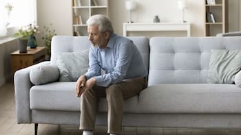 Esto es lo que los médicos observan primero en un paciente con Alzheimer y casi nadie lo sabe