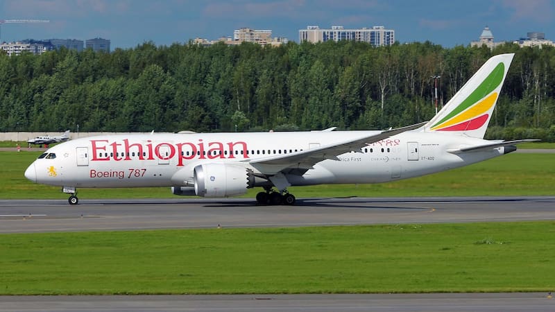 Ambos pilotos de un Boeing 737 se quedaron dormidos con más de 150 pasajeros a bordo y el avión pasó de largo