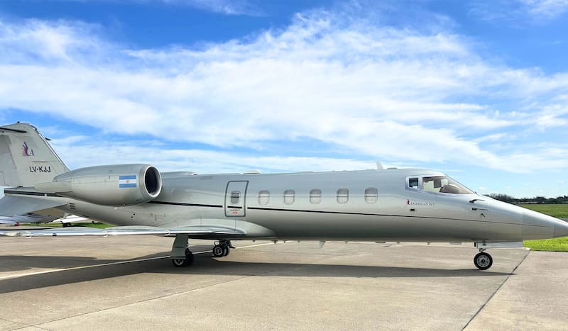 La compañía podrá explotar servicios regulares de transporte aéreo de pasajeros y carga