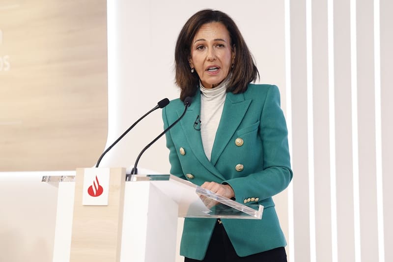 La presidenta de BancoSantander, Ana Botín, lidera una estrategia centrada en rentabilidad, capital y expansión internacional