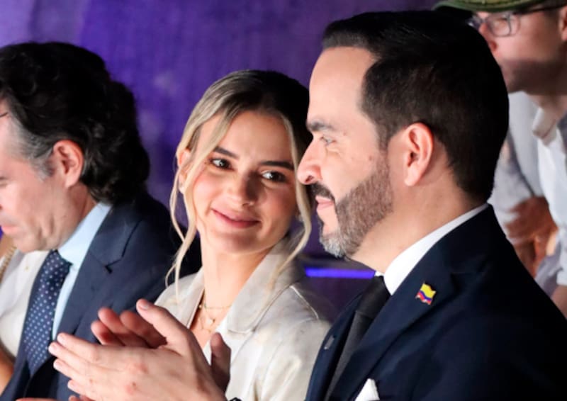 Abelardo De La Espriella juró como presidente: “Ha comenzado el tiempo de la recuperación del orden”.
